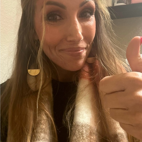 Meet your Posher, Jennifer - Picture 16 of 16